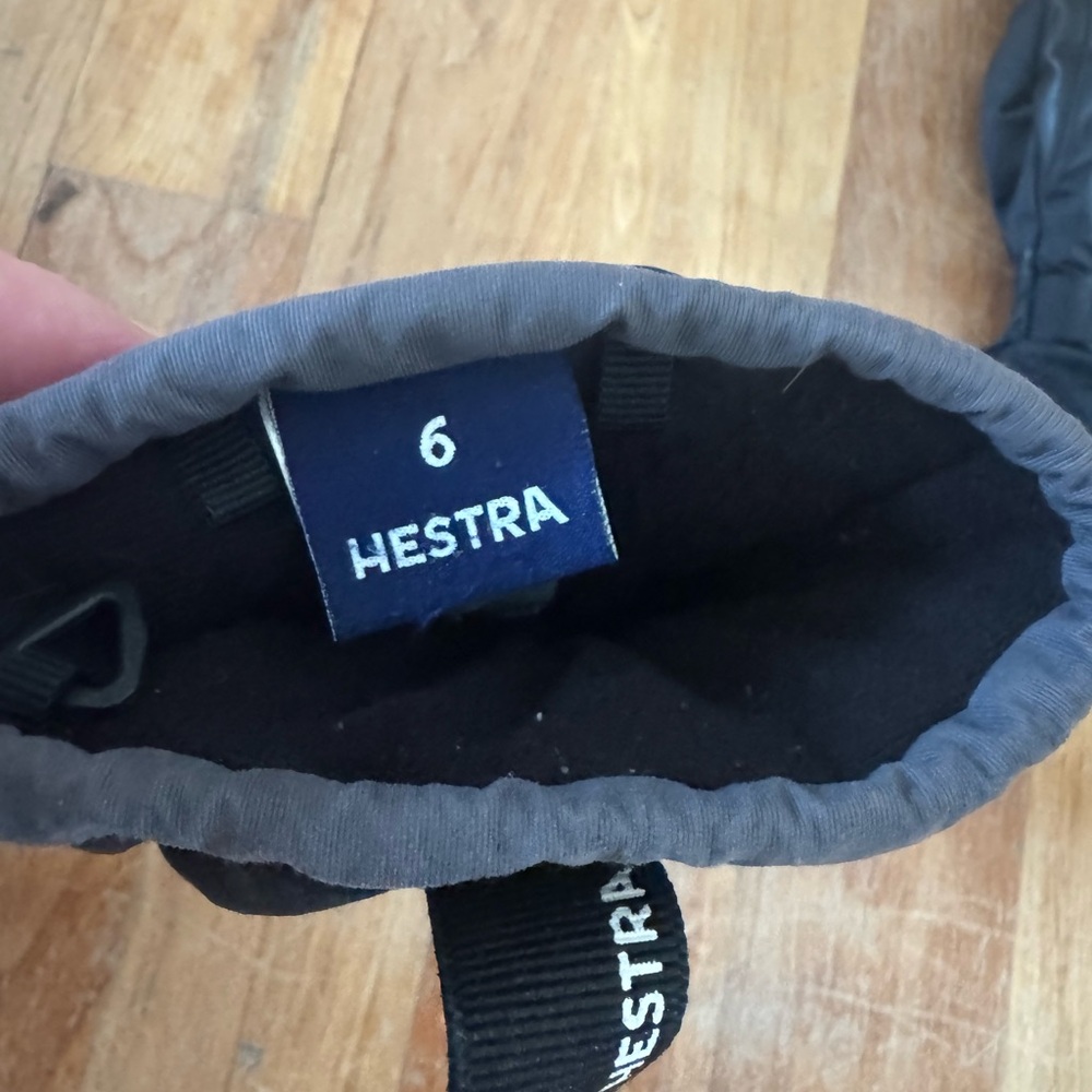 Hestra Black Ski Gloves - Picture 3 of 4